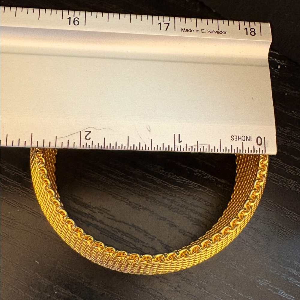 OHJ bracelet vintage gold tone mesh sz 7.5 flexible nice weight! 1” wide bangle - Picture 6 of 13